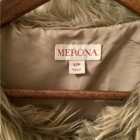 COPY - MERONA Faux Golden Island Fox Fur Vest Size Small - Picture 15 of 16